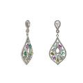 Pendientes con piedras multicolor.