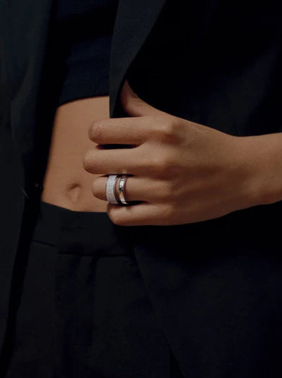 Anillos anchos de plata diseño doble y circonitas