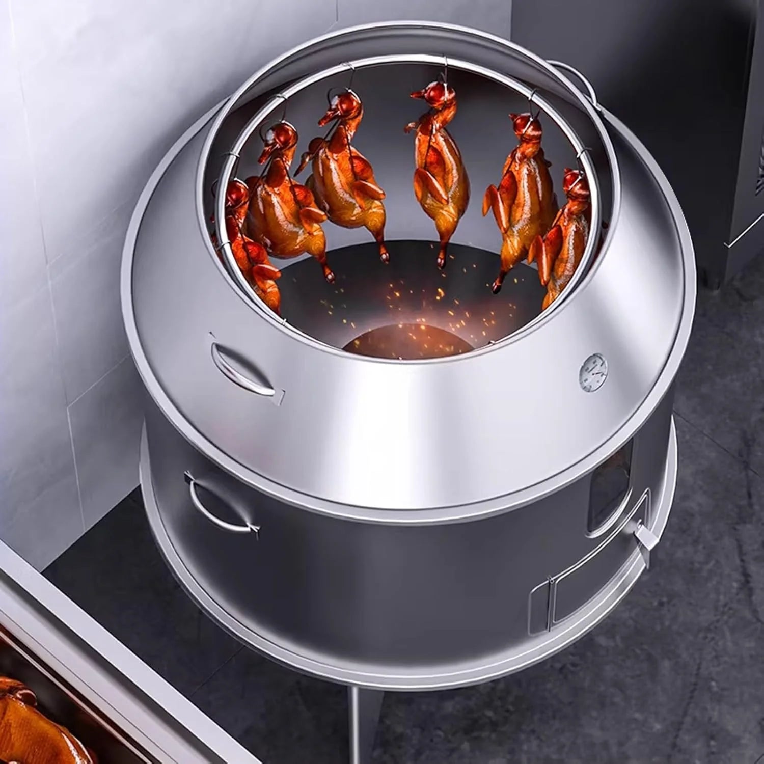 Ahumador Asador Barril Gran Capacidad Fabricado en Acero Inoxidable Totalmente Lavable Horno Circular Colgante De 360° Con Termómetro Y Puerta Central Barbacoa Portatil