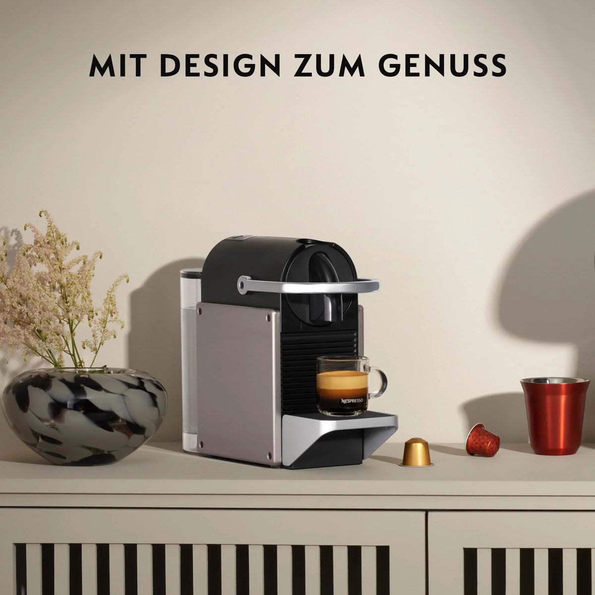 2025 Cafetera de cápsulas Krups Nespresso Pixie Redesign | Espresso y lungo | Estilo industrial | Bajo consumo energético | Apagado automático | Bandeja ajustable | Cápsulas reciclables | Modelo XN306T
